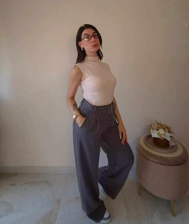 Top smanicato collo alto